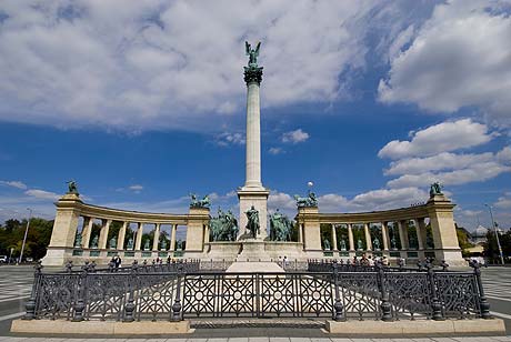 Piata Eroilor din Budapesta foto